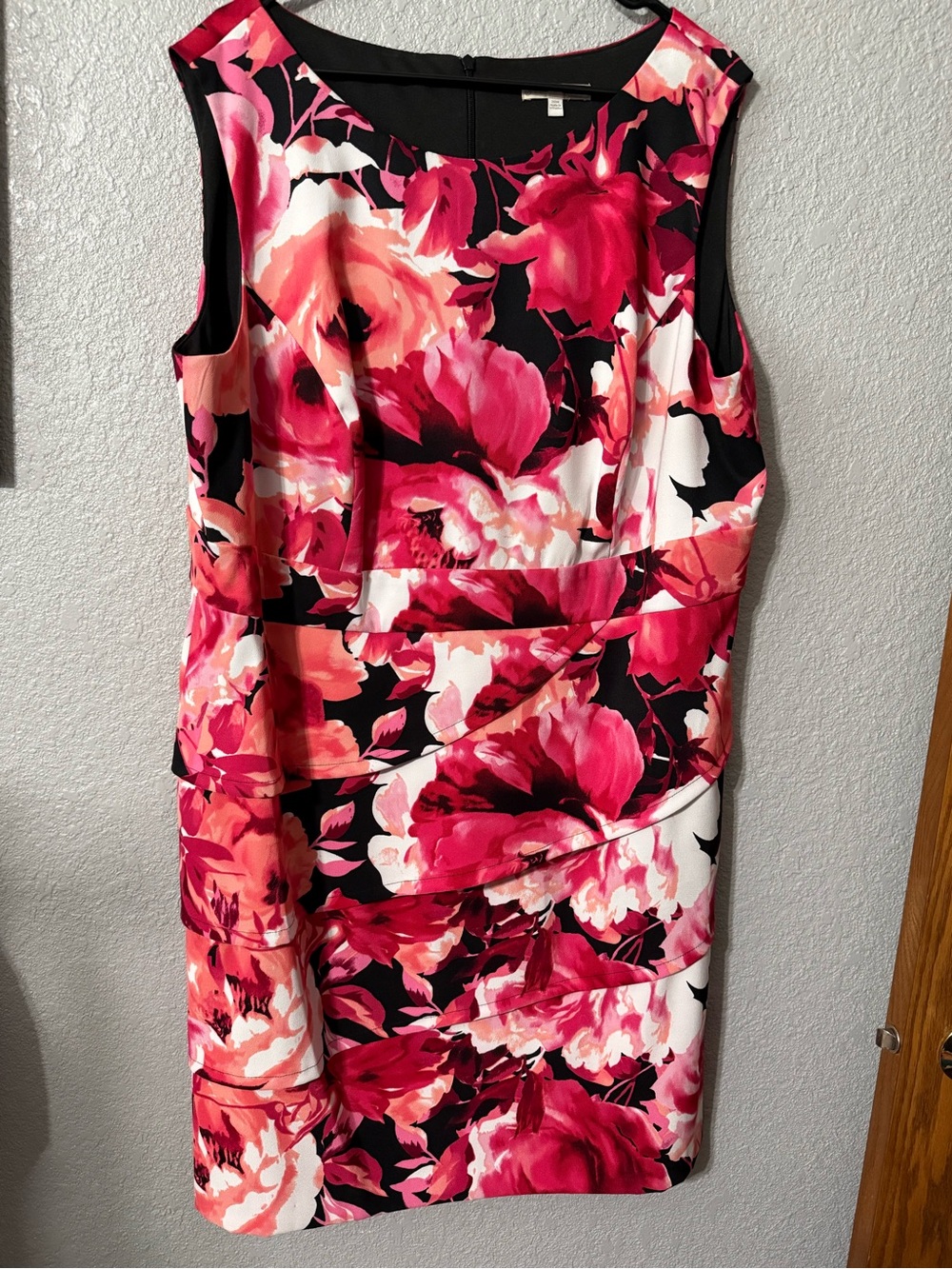 Signature Sabrina Dress in Pink and Black size 20W